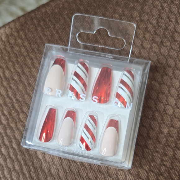 NWT Forever 21 Candycane 24 Piece Press On Nail Set One Size Red&White - Picture 1 of 4